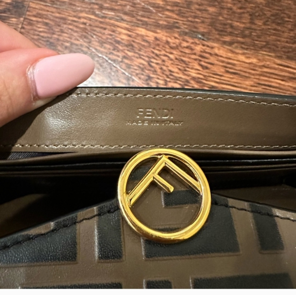 Fendi Black and Brown Logo Clutch - Picture 3 of 13